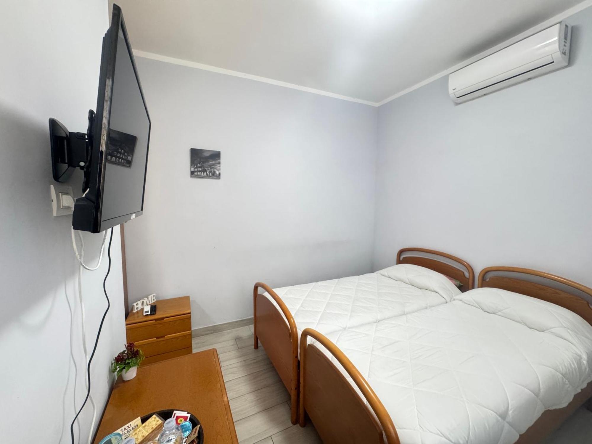 Afficamere Mattia Mottola 1 Fiumicino Luaran gambar